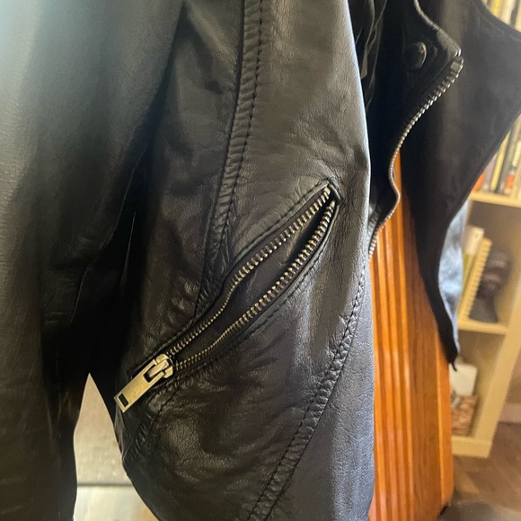 Black Fringe Leather Jacket - Picture 9 of 10